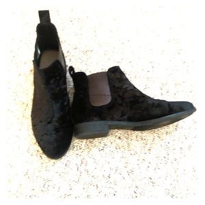 Toms black velvet Chelsea boot